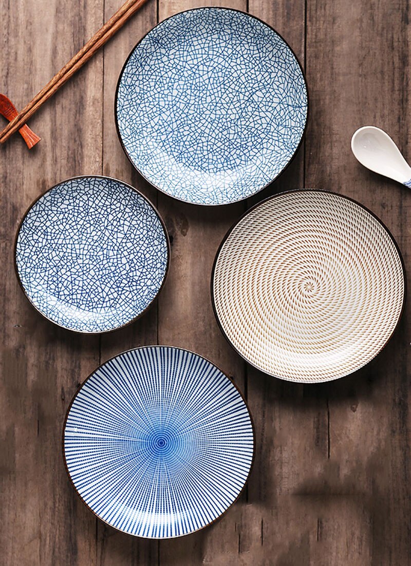 Assiettes à motif minimaliste