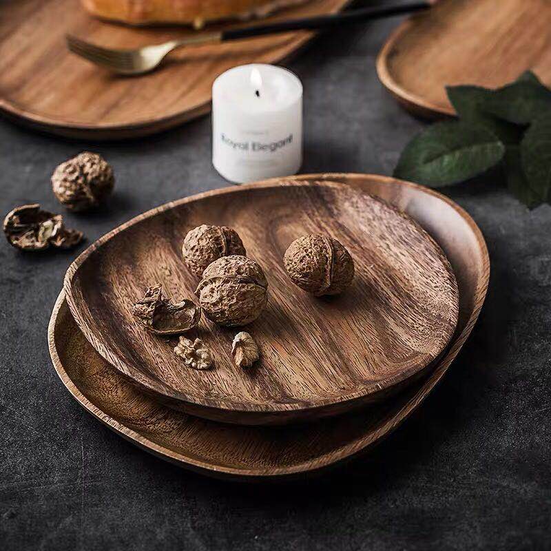 Plat, assiette en bois