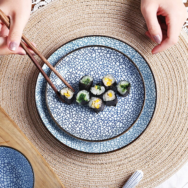 Assiettes à motif minimaliste