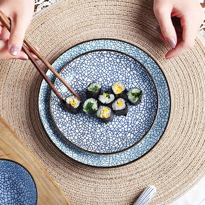 Assiettes à motif minimaliste